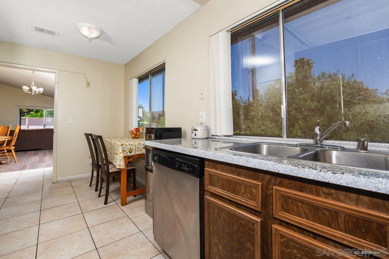 10392 Rochelle Avenue Santee, CA 92071 - Photo 3 of 20 Gallery Image 3
