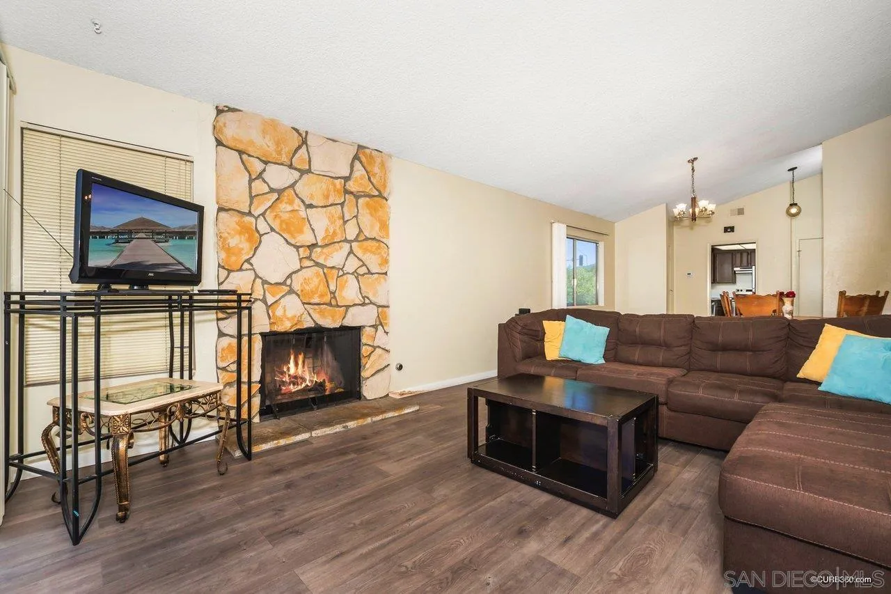 10392 Rochelle Avenue Santee, CA 92071 - Photo 7 of 20 Gallery Image 7