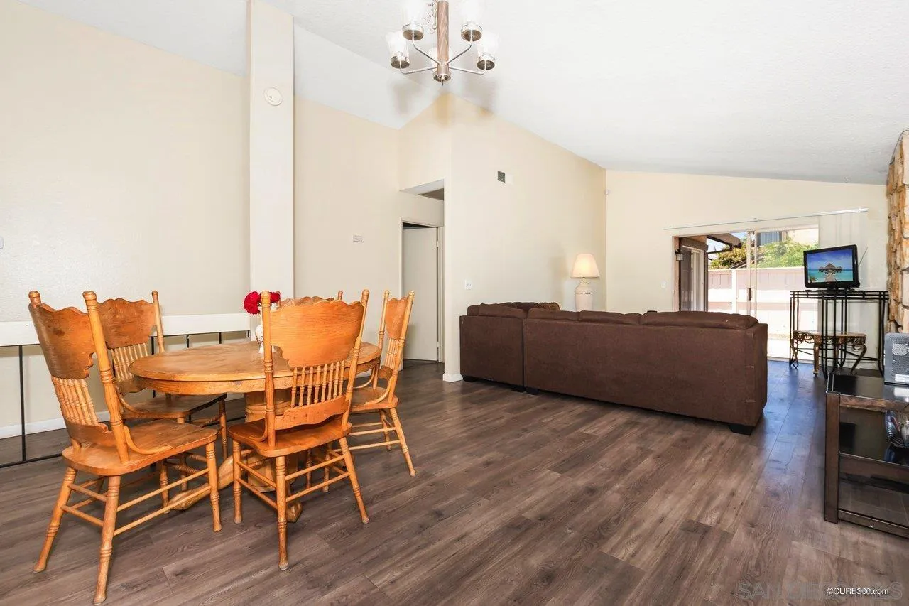 10392 Rochelle Avenue Santee, CA 92071 - Photo 8 of 20 Gallery Image 8