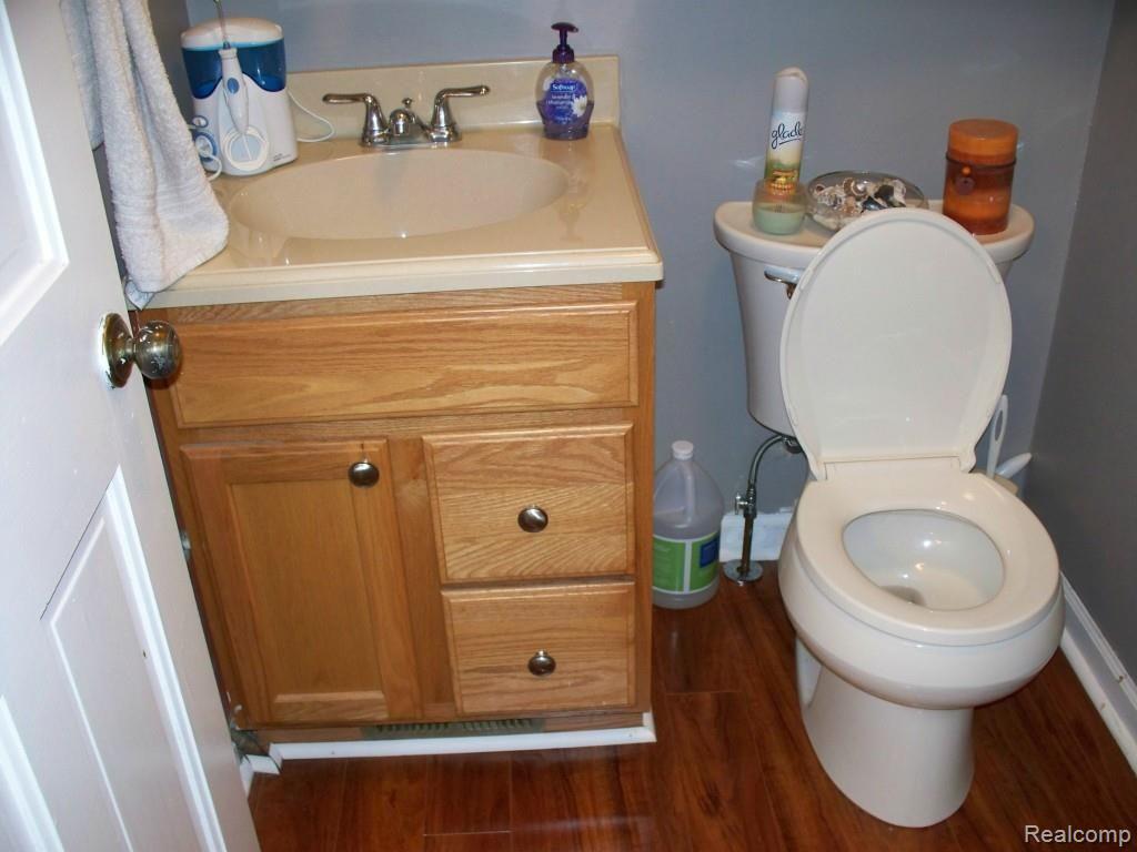 17402 Champaign Road Allen Park, MI 48101 - Photo 12 of 35 HALF BATH