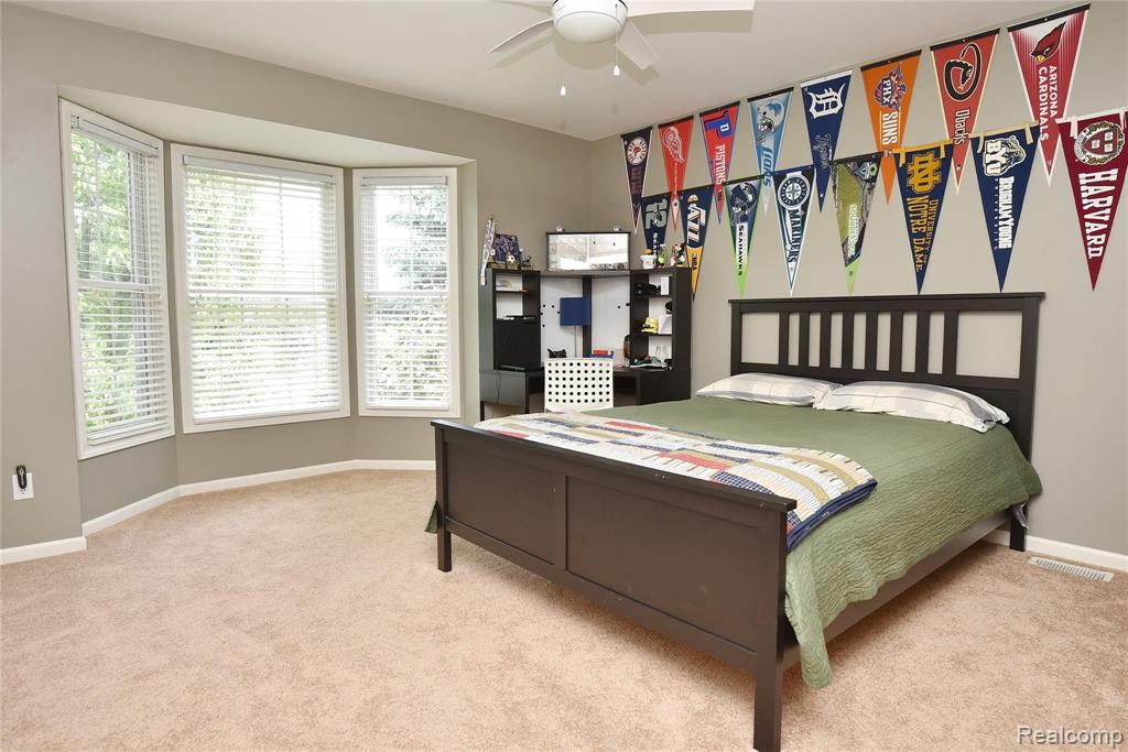 5880 Stonehaven Boulevard Rochester, MI 48306 - Photo 26 of 40