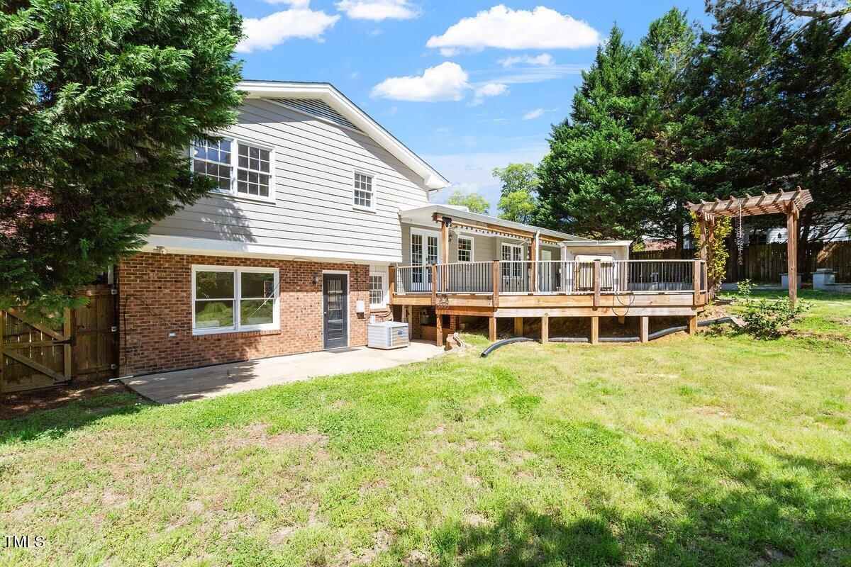 904 Emory Lane Raleigh, NC 27609 - Photo 21 of 22 904 Emory Ln 2099621_10