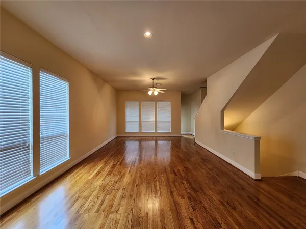 $2,574 | 4100 Blossom Street, Houston, TX 77007