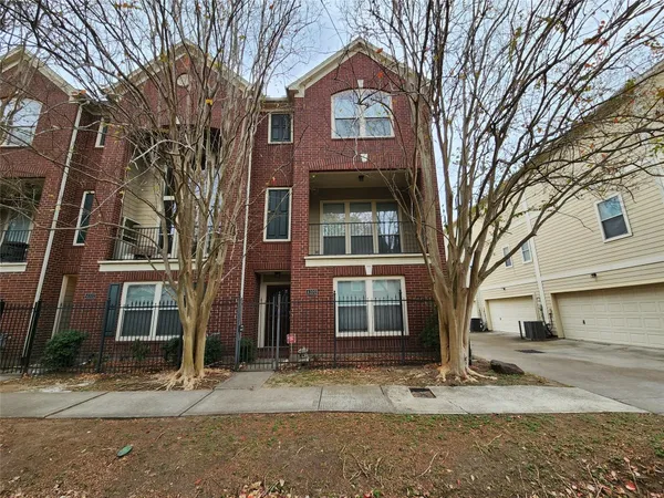 $2,574 | 4100 Blossom Street, Houston, TX 77007