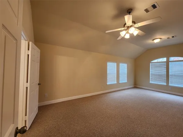 $2,574 | 4100 Blossom Street, Houston, TX 77007