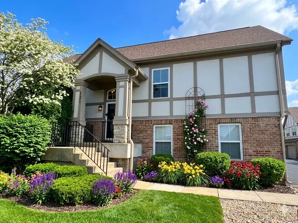 $3,600 | 121 Rosehall Drive, Lake Zurich, IL 60047