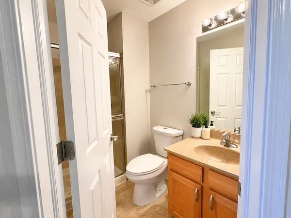 $3,600 | 121 Rosehall Drive, Lake Zurich, IL 60047