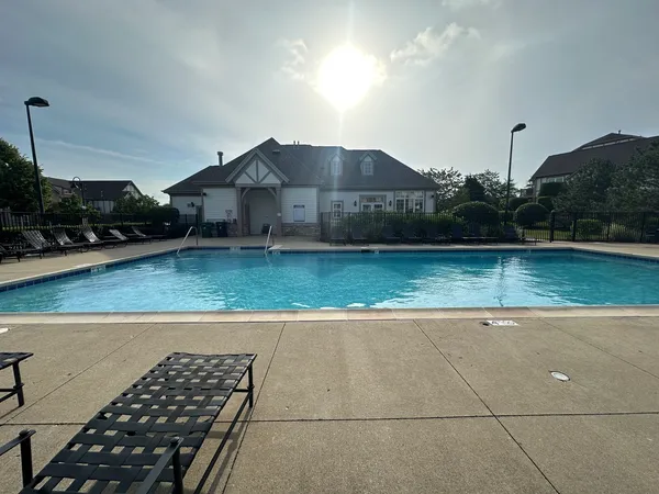 $3,600 | 121 Rosehall Drive, Lake Zurich, IL 60047