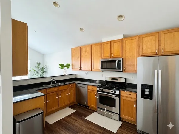 $3,600 | 121 Rosehall Drive, Lake Zurich, IL 60047