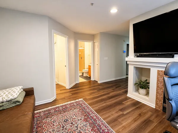 $3,600 | 121 Rosehall Drive, Lake Zurich, IL 60047