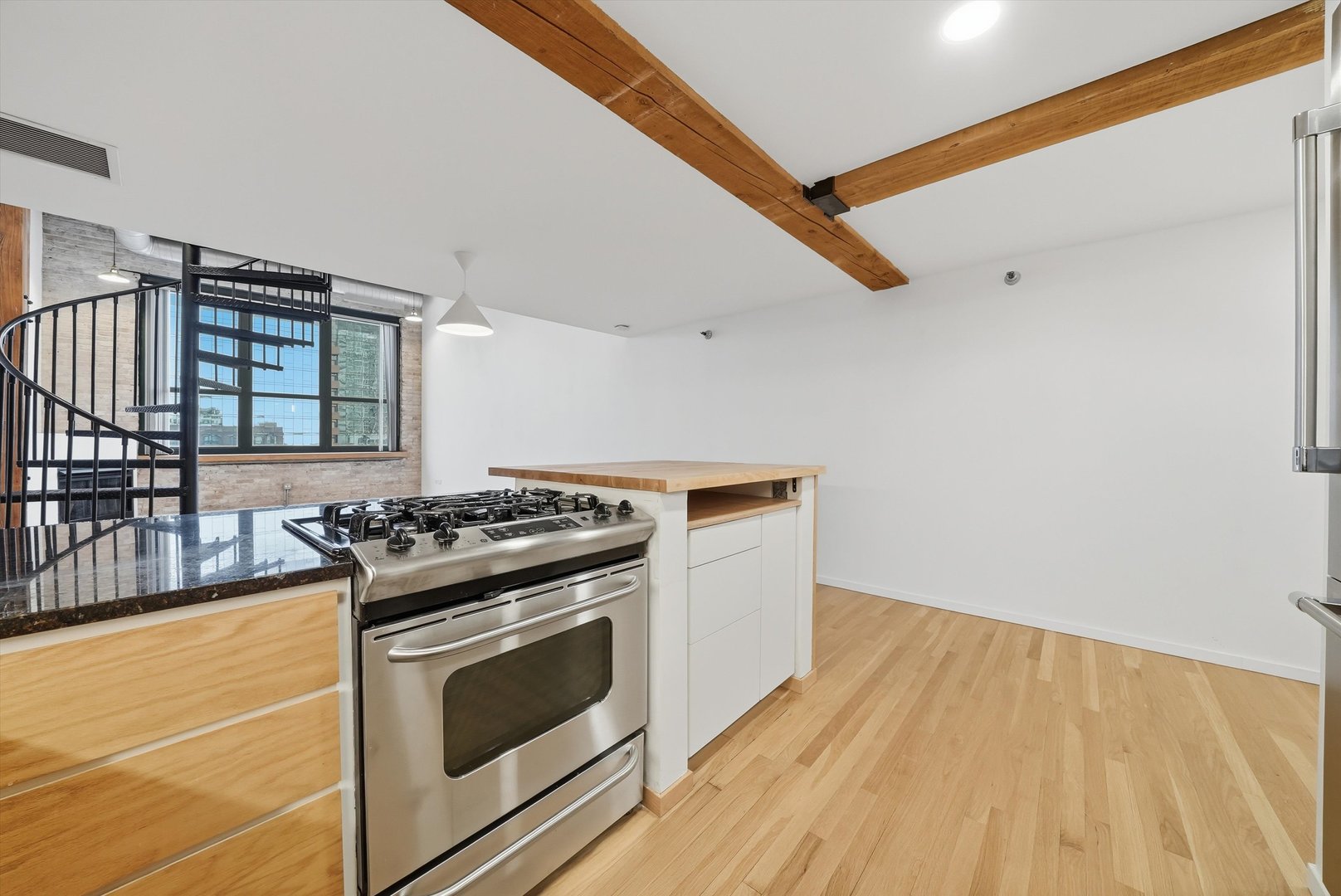 1727 South Indiana Avenue, Unit 422 Chicago, IL 60616 - Photo 11 of 32