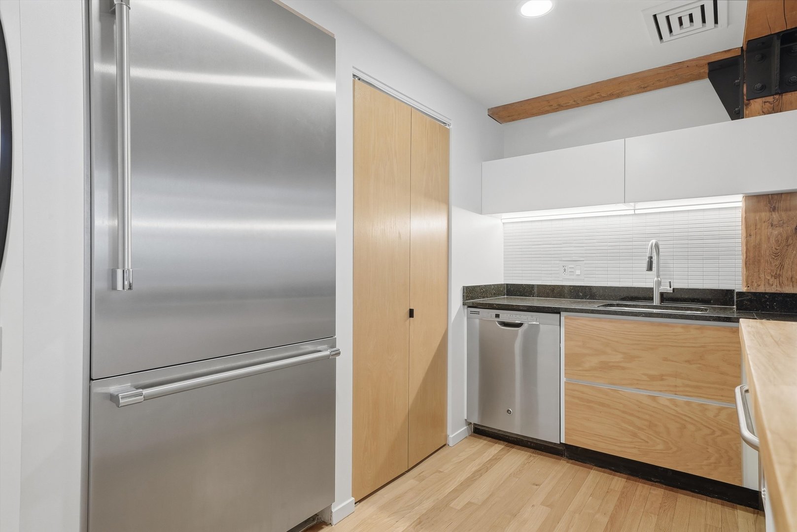 1727 South Indiana Avenue, Unit 422 Chicago, IL 60616 - Photo 10 of 32