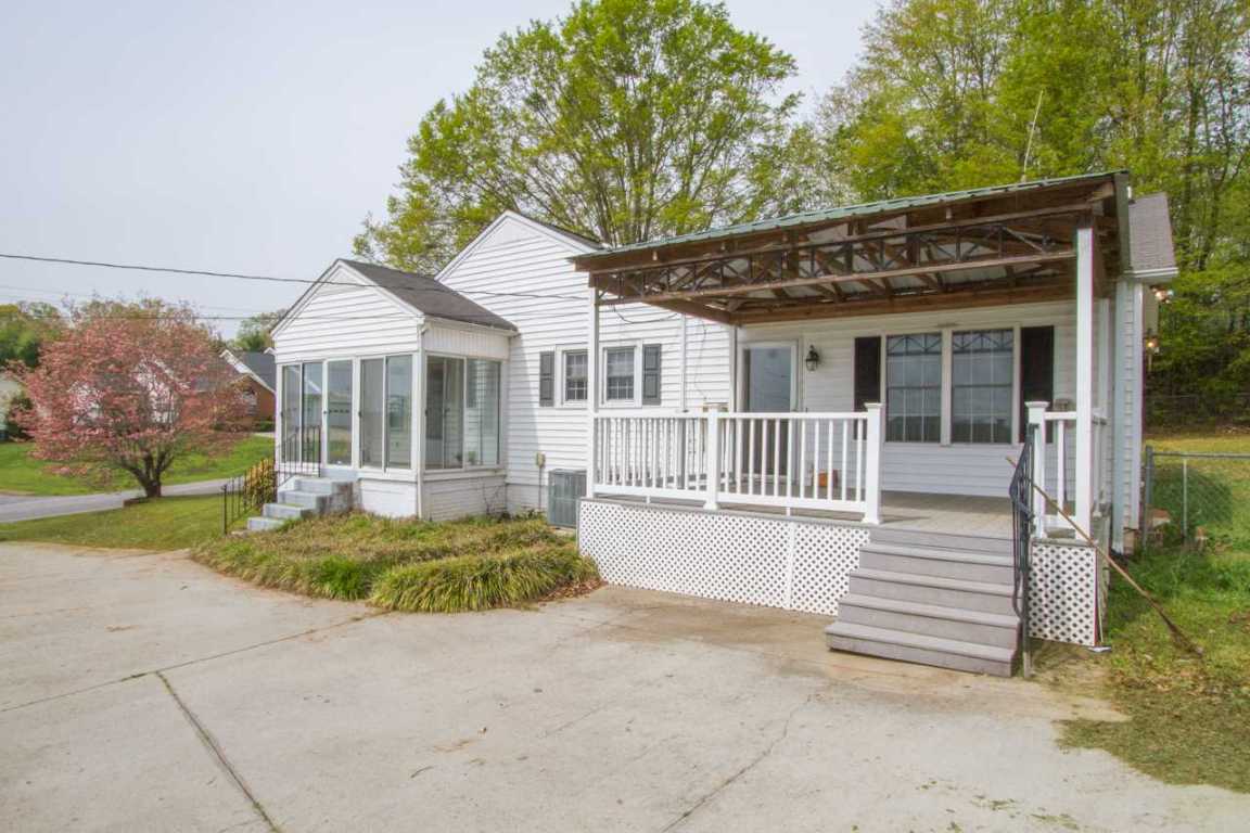 319 Simpson Road Anderson, SC 29621 - Photo 4 of 29