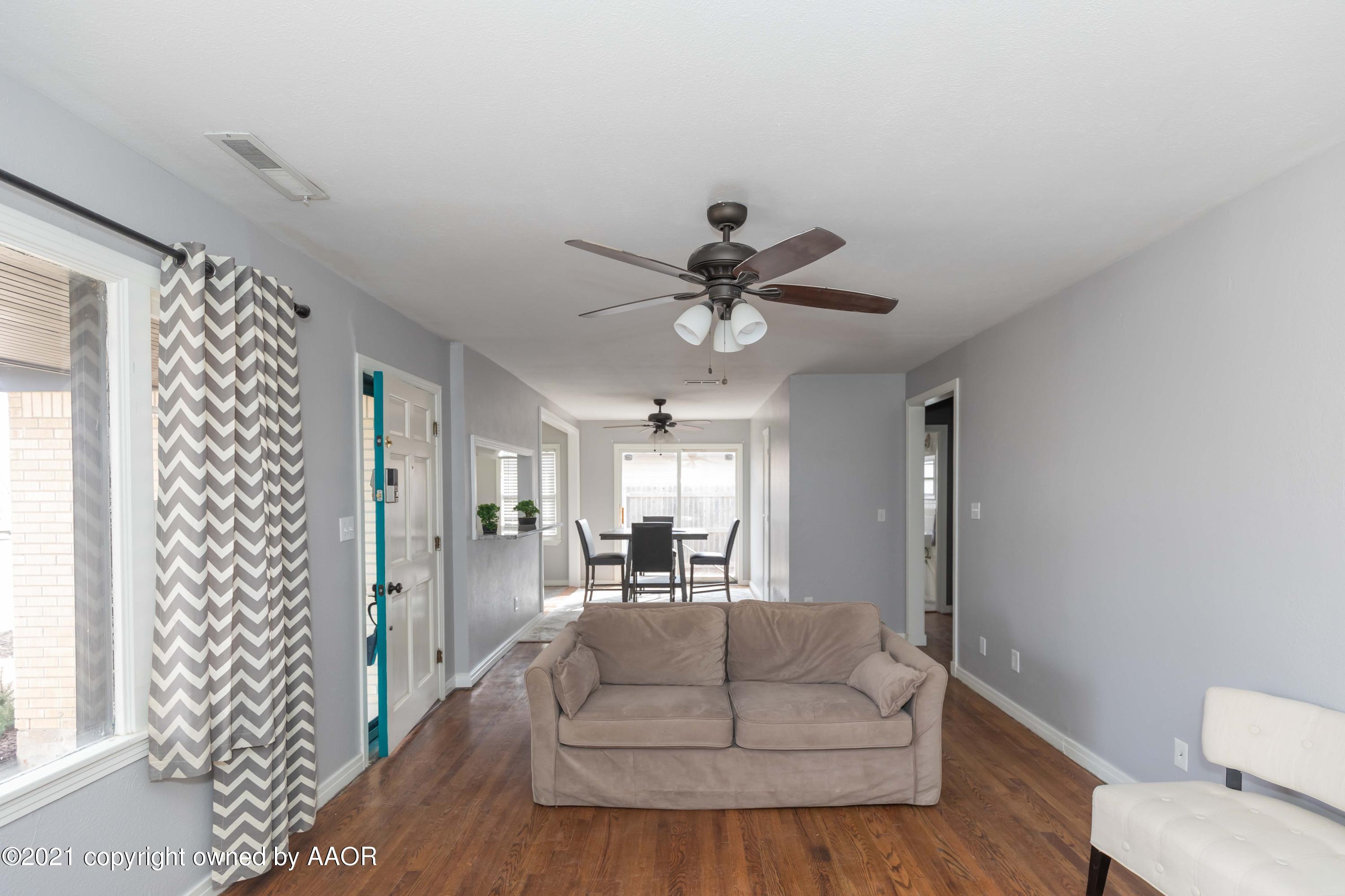 3502 Concord Road Amarillo, TX 79109 - Photo 6 of 39 LIVING ROOM VIEW 4 (2)