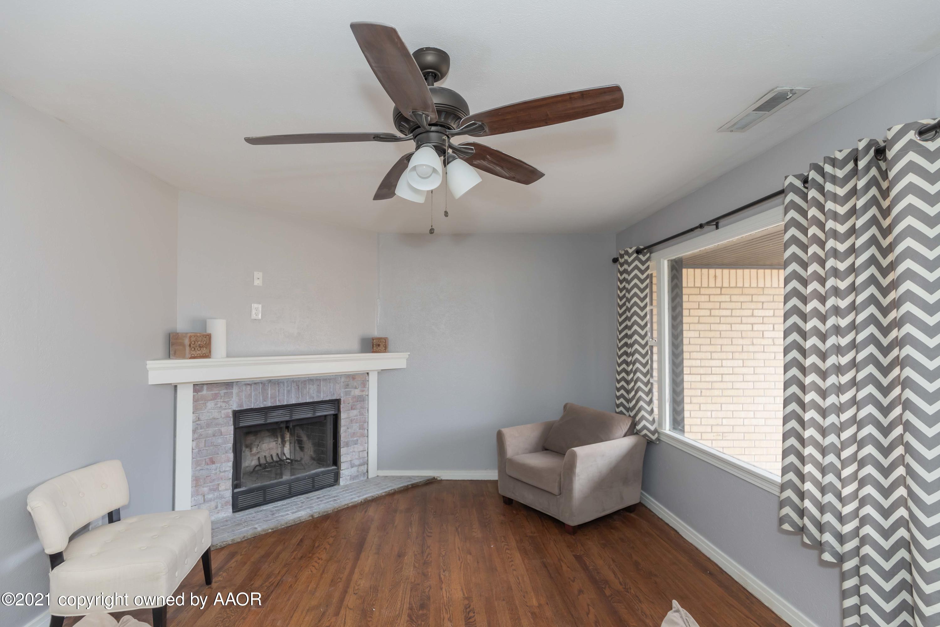 3502 Concord Road Amarillo, TX 79109 - Photo 8 of 39 LIVING ROOM VIEW 2 (4)