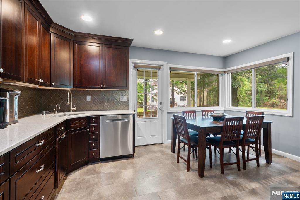 1759 Lilbet Road Teaneck, NJ 07666 - Photo 12 of 41