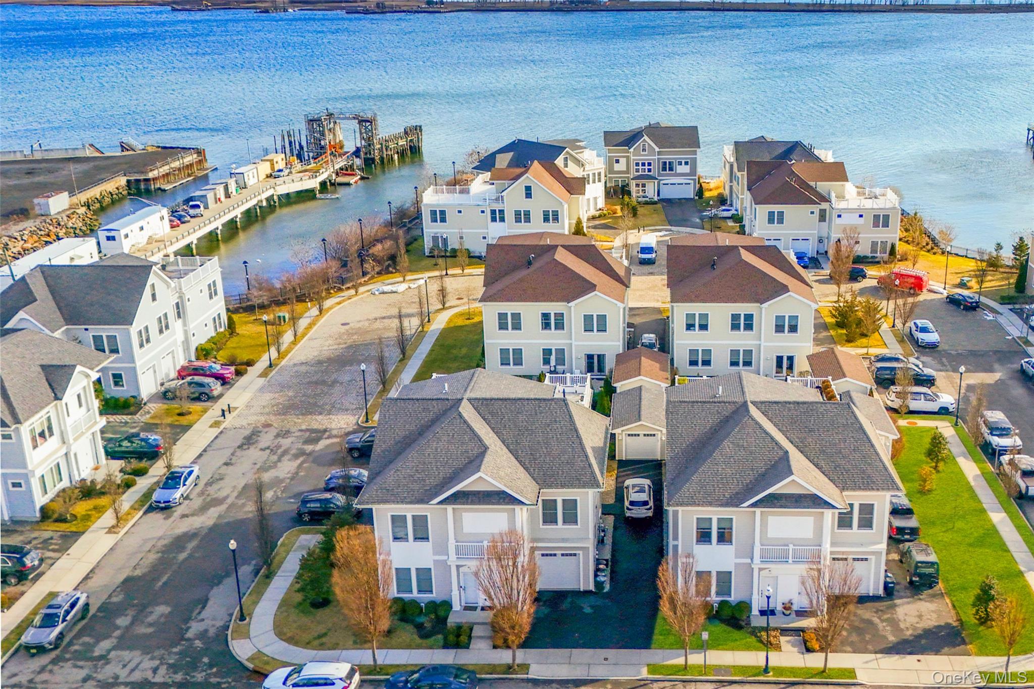 72 Island Point, Unit 72 Bronx, NY 10464 - Photo 3 of 40