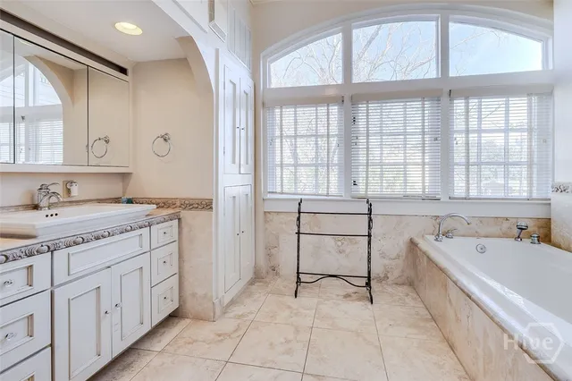 $2,750,000 | 118 East Gaston Street, Savannah, GA 31401