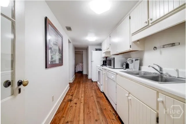 $2,750,000 | 118 East Gaston Street, Savannah, GA 31401