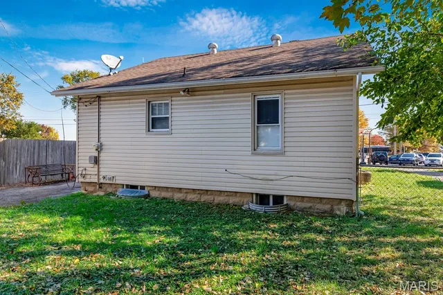 $120,000 | 3400 Milton Drive, Alton, IL 62002