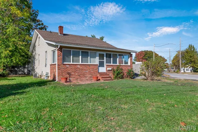 $120,000 | 3400 Milton Drive, Alton, IL 62002