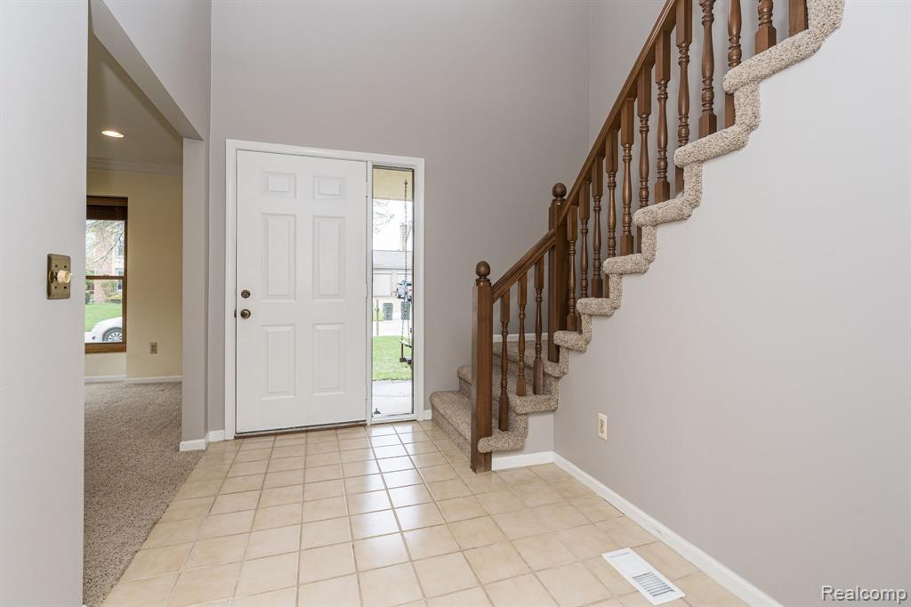 1643 Hillside Lane Rochester Hills, MI 48307 - Photo 7 of 48