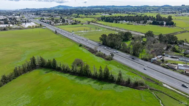 $299,900 | 100 Orchard Lane, Penngrove, CA 94951