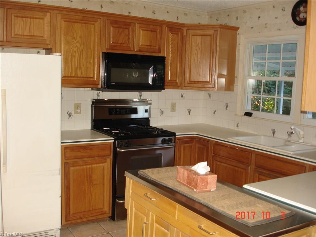 859 Laverton Lane Rural Hall, NC 27045 - Photo 11 of 30 Gallery Image 11