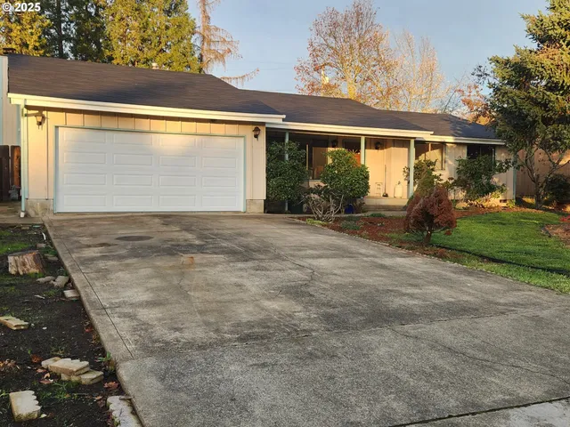 $334,500 | 1472 Northwest Troost Street, Roseburg, OR 97471