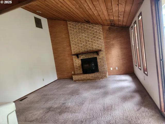 $334,500 | 1472 Northwest Troost Street, Roseburg, OR 97471