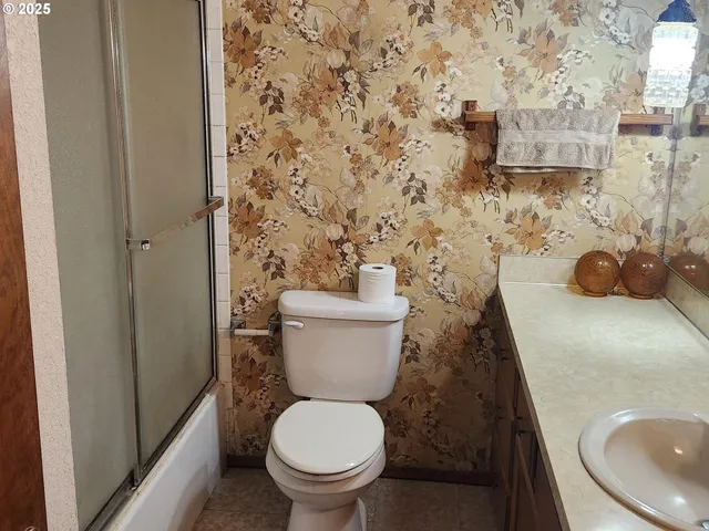 $334,500 | 1472 Northwest Troost Street, Roseburg, OR 97471