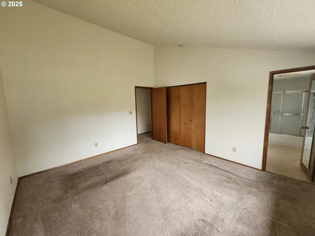 $334,500 | 1472 Northwest Troost Street, Roseburg, OR 97471