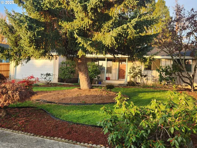 $334,500 | 1472 Northwest Troost Street, Roseburg, OR 97471