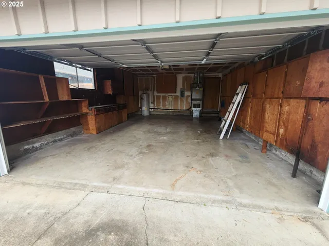 $334,500 | 1472 Northwest Troost Street, Roseburg, OR 97471