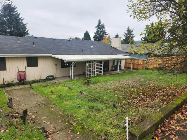 $334,500 | 1472 Northwest Troost Street, Roseburg, OR 97471