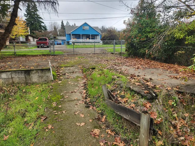 $334,500 | 1472 Northwest Troost Street, Roseburg, OR 97471