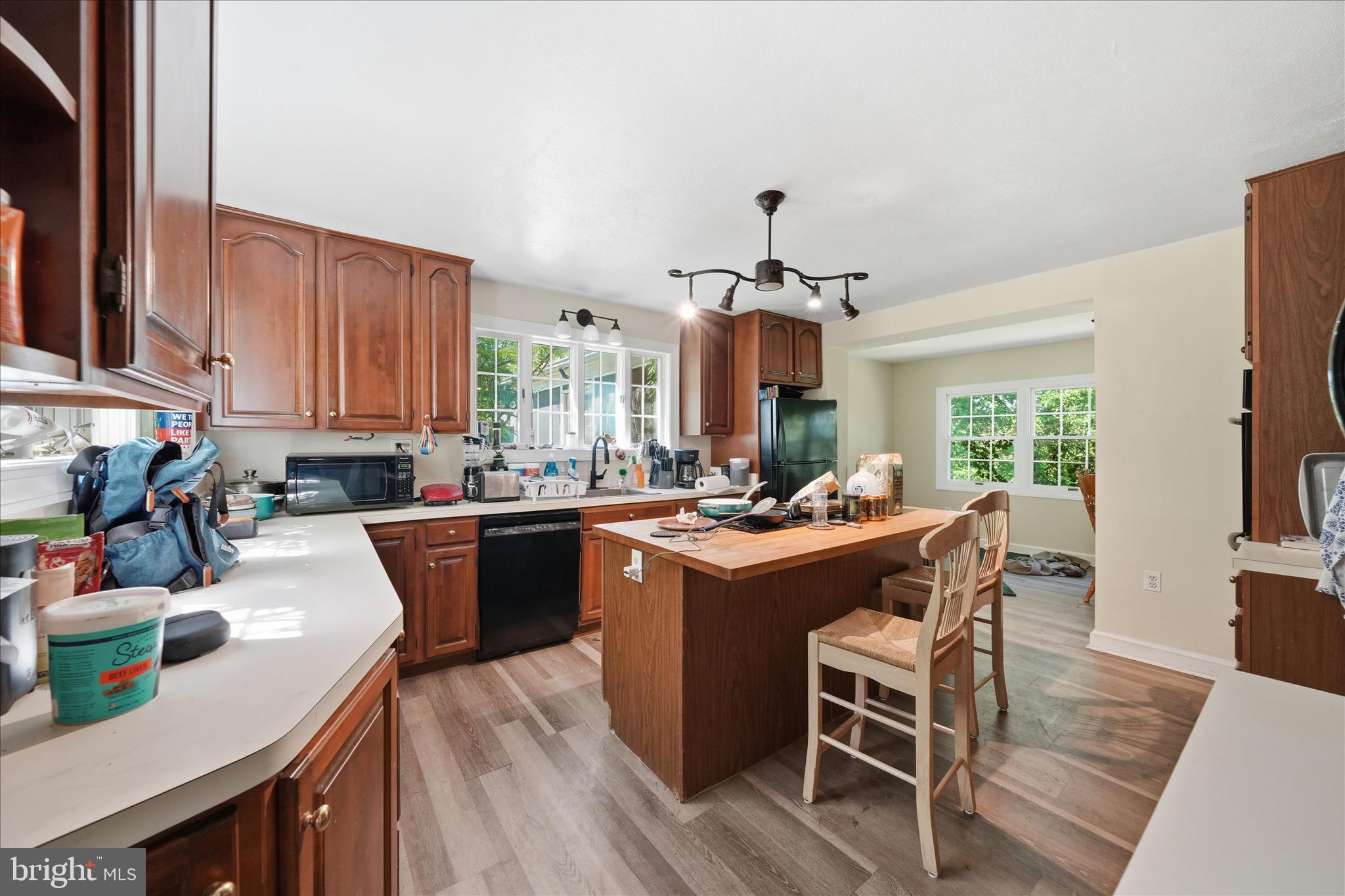 20800 Whites Ferry Road Poolesville, MD 20837 - Photo 57 of 94 Main House Kitchen