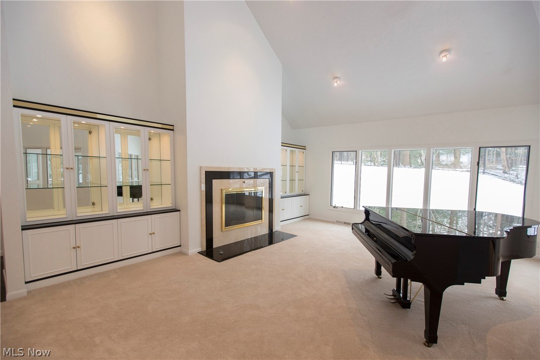 2768 Lander Road Cleveland, OH 44124 - Photo 10 of 35