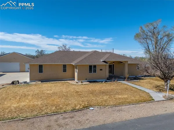 $650,000 | 1079 Lynn Drive, Pueblo, CO 81006