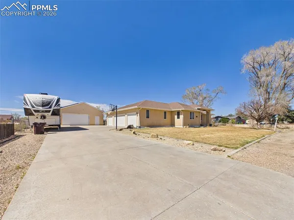 $700,000 | 1079 Lynn Drive, Pueblo, CO 81006