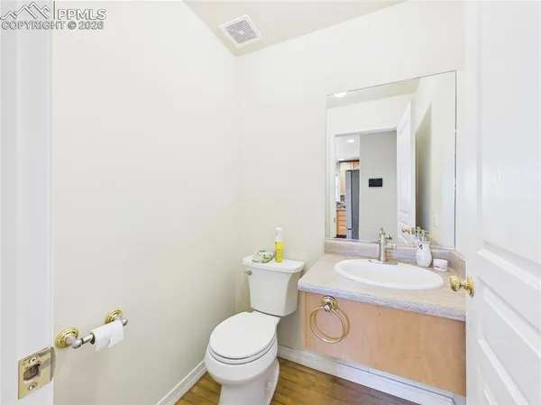 $700,000 | 1079 Lynn Drive, Pueblo, CO 81006