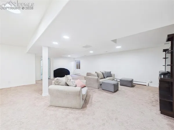 $700,000 | 1079 Lynn Drive, Pueblo, CO 81006