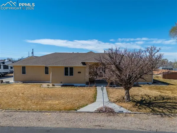 $700,000 | 1079 Lynn Drive, Pueblo, CO 81006