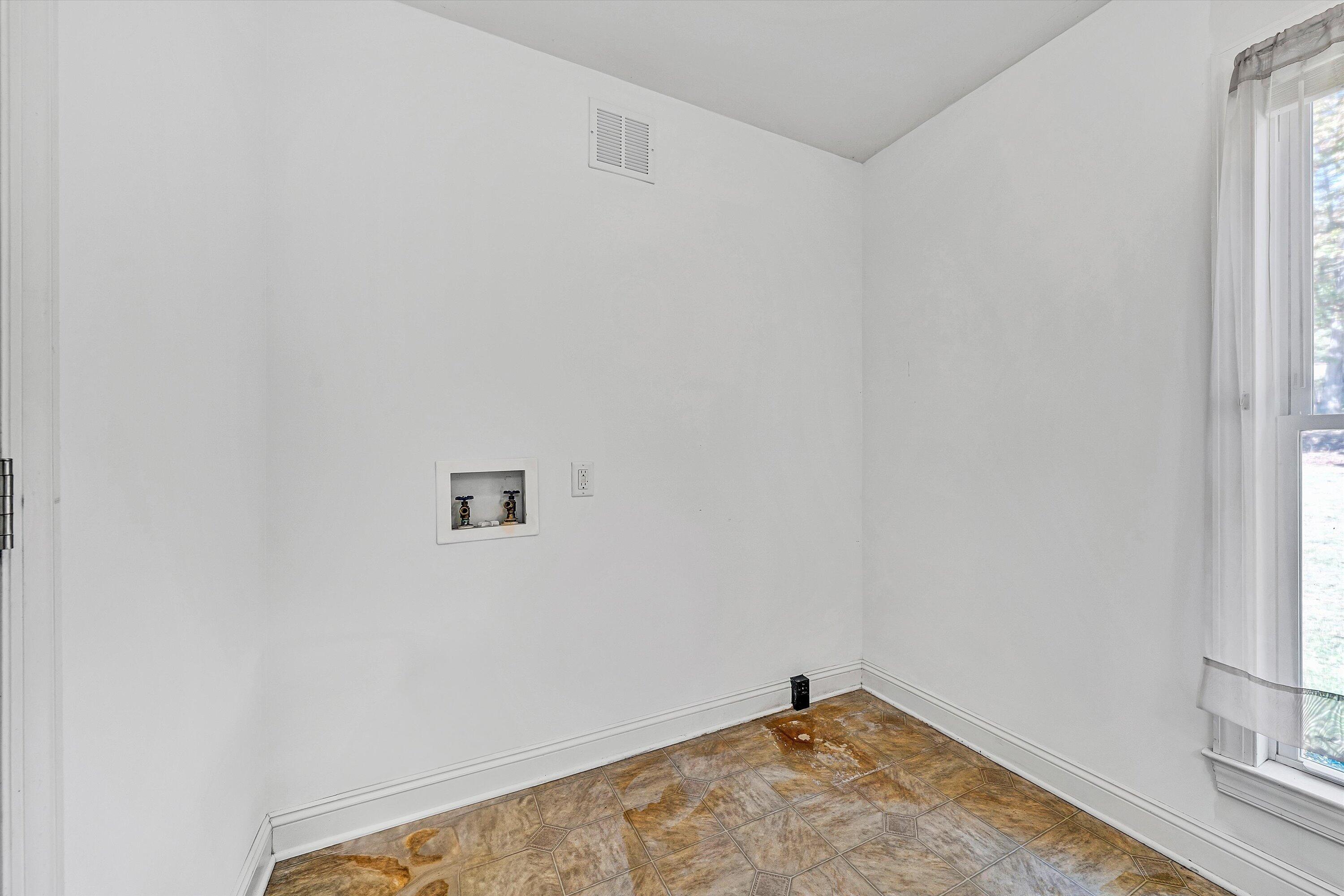 401 Piney Ridge Road Covington, VA 24426 - Photo 43 of 83 a view of a small space