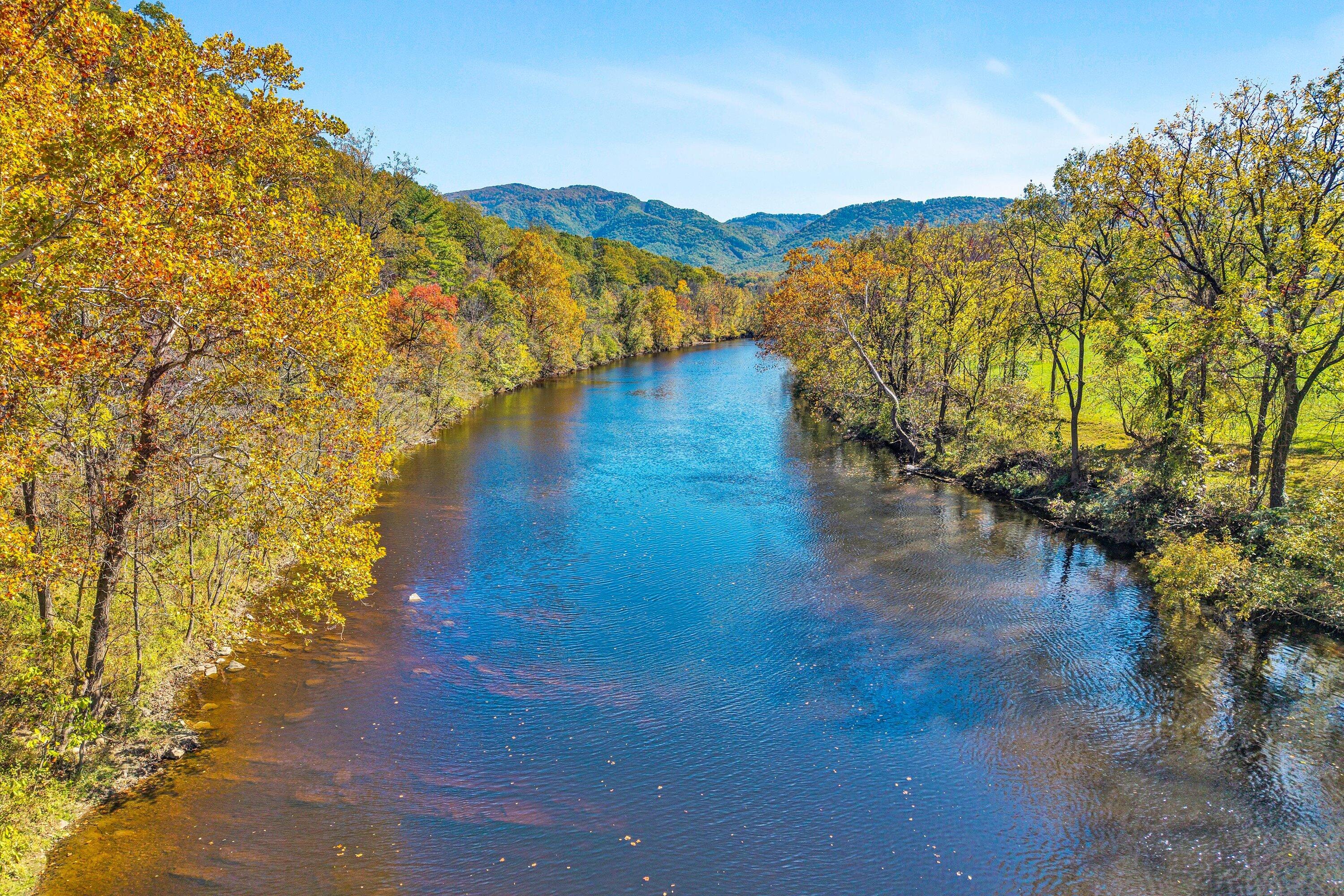 401 Piney Ridge Road Covington, VA 24426 - Photo 68 of 83 a view of an ocean with a mountain