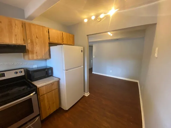 $1,850 | 1045 South Flagler Avenue, Unit 711, Pompano Beach, FL 33060