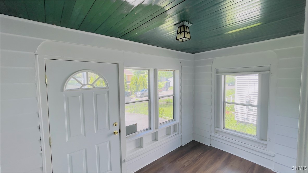 267 Fenway Drive Syracuse, NY 13224 - Photo 3 of 25