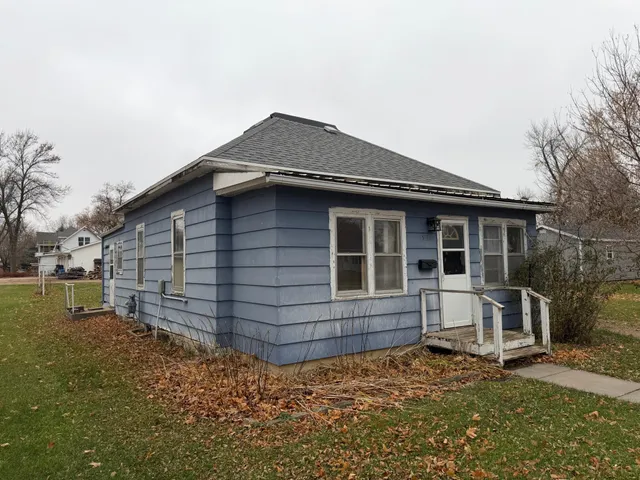 $49,999 | 536 Cedar Avenue, Westbrook, MN 56183