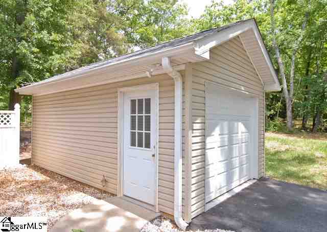 390 State Rd S-42-770 Inman, SC 29349 - Photo 5 of 23