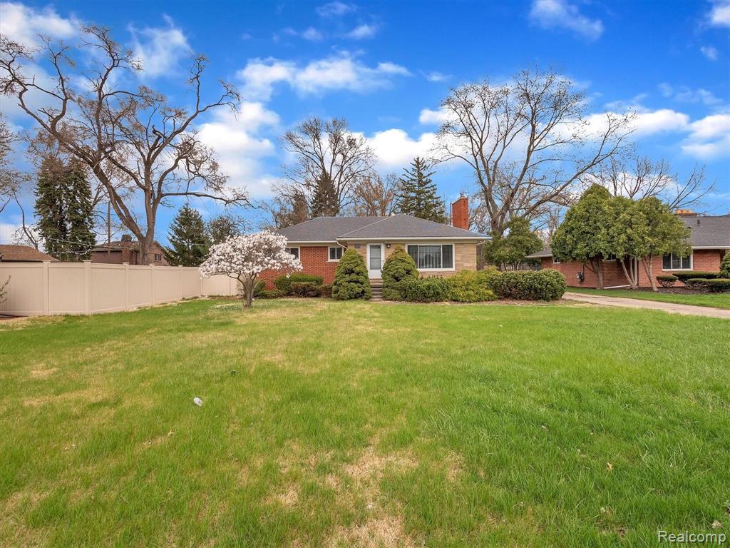28372 Ryan Road Warren, MI 48092 - Photo 3 of 45